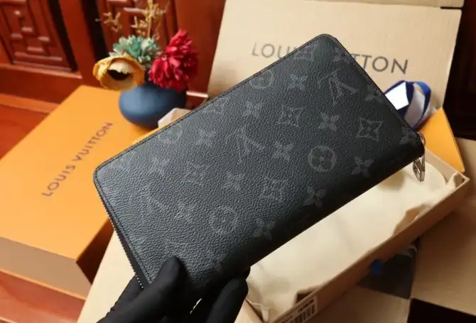LV Wallets 4206A-0886