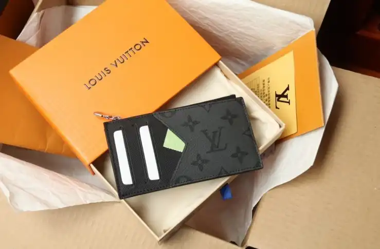 LV Wallets 4206A-0891