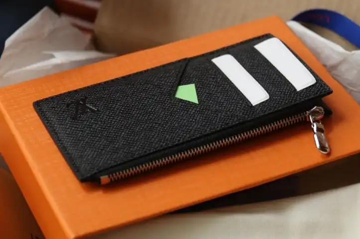 LV Wallets 4206A-0892