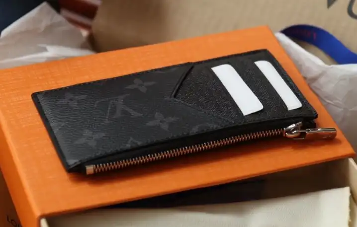 LV Wallets 4206A-0894