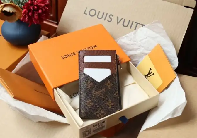 LV Wallets 4206A-0895