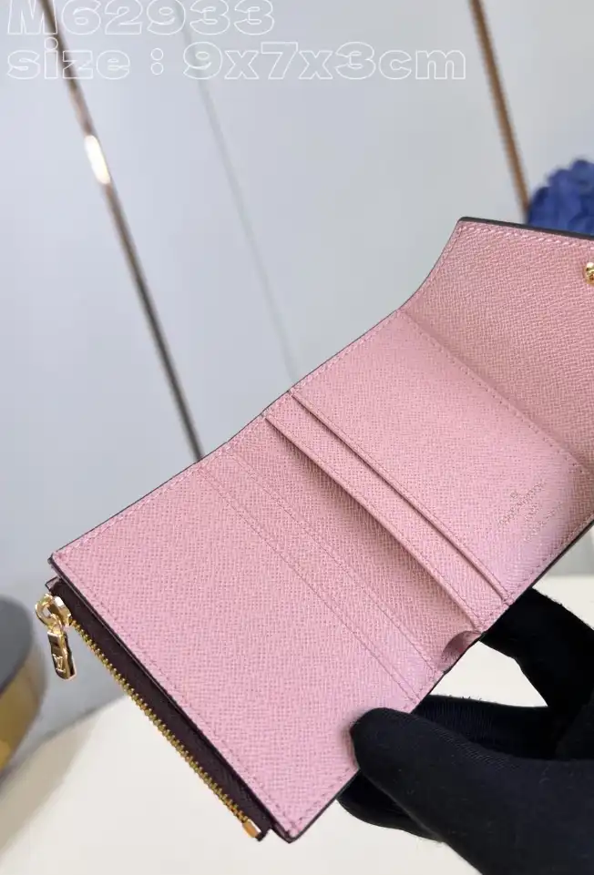 LV Wallets 4206A-1242