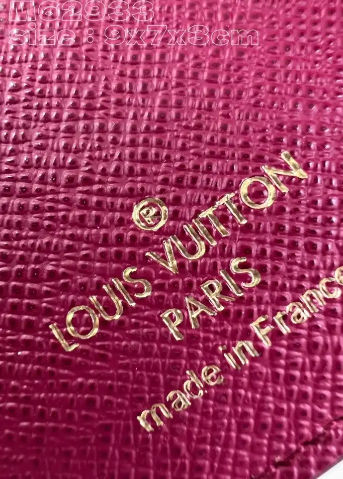 LV Wallets 4206A-1243