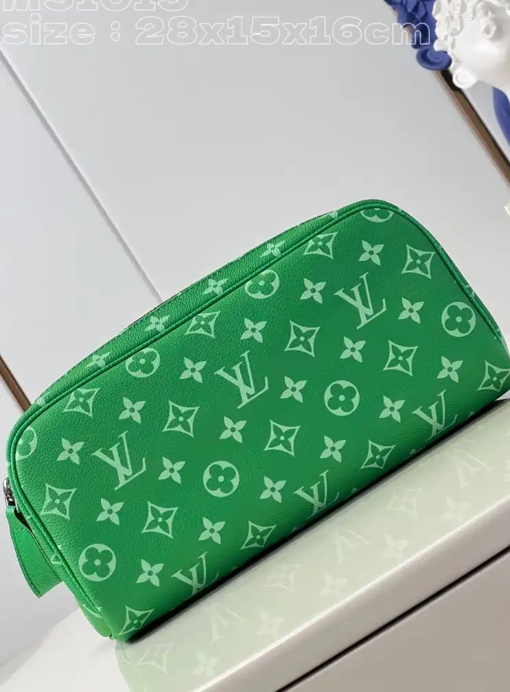 LV Wallets 4206A-1247