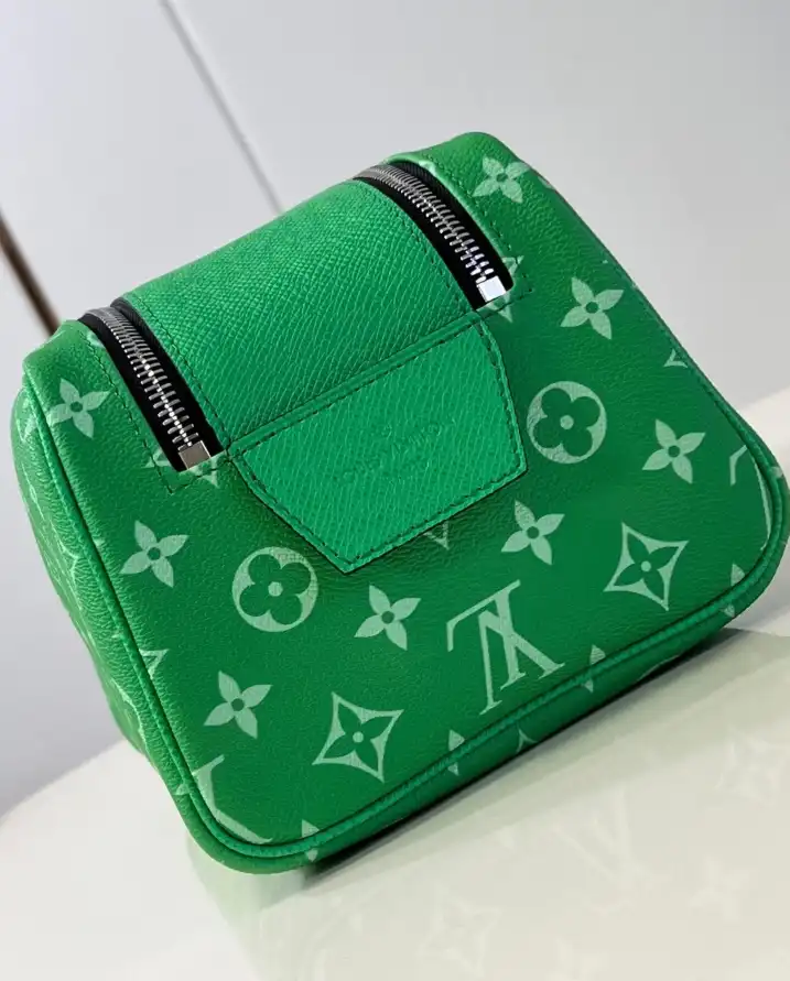 LV Wallets 4206A-1247