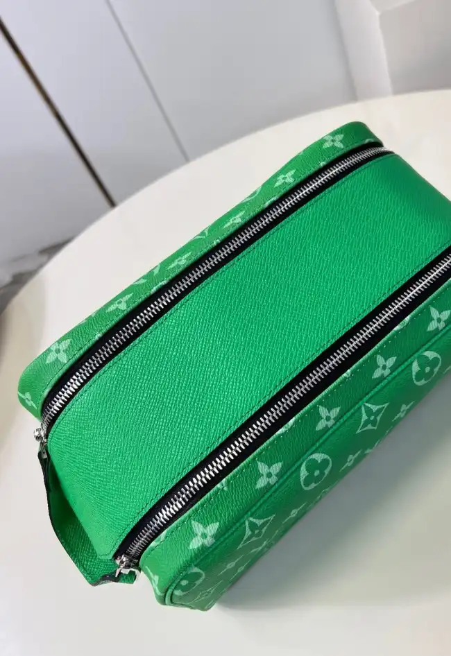 LV Wallets 4206A-1247