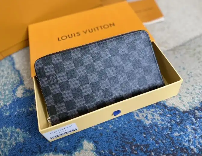 LV Wallets 4206A-1394