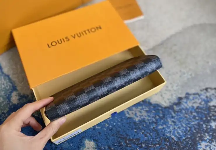 LV Wallets 4206A-1394