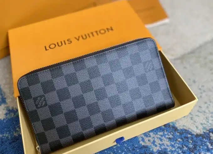 LV Wallets 4206A-1394