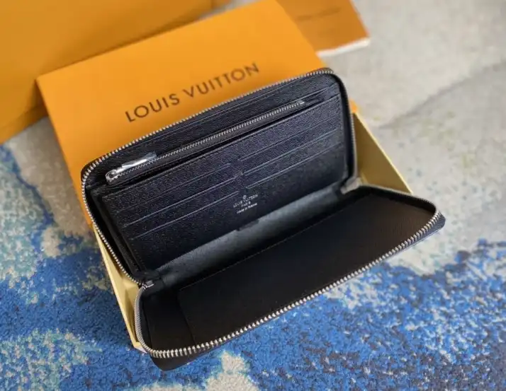 LV Wallets 4206A-1394