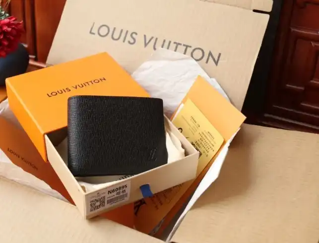 LV Wallets 4206A-2028