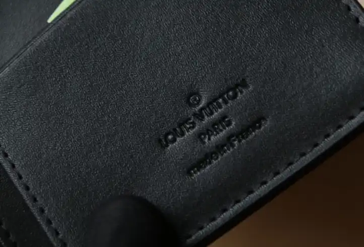 LV Wallets 4206A-2030