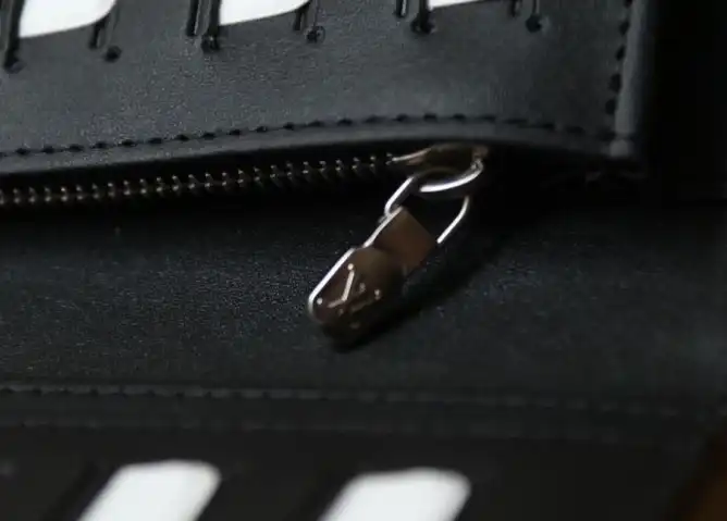 LV Wallets 4206A-2030