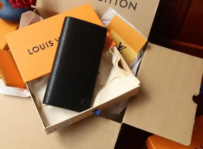 LV Wallets 4206A-2031