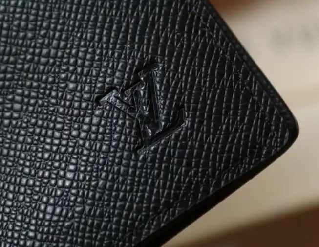 LV Wallets 4206A-2032