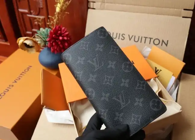 LV Wallets 4206A-2035