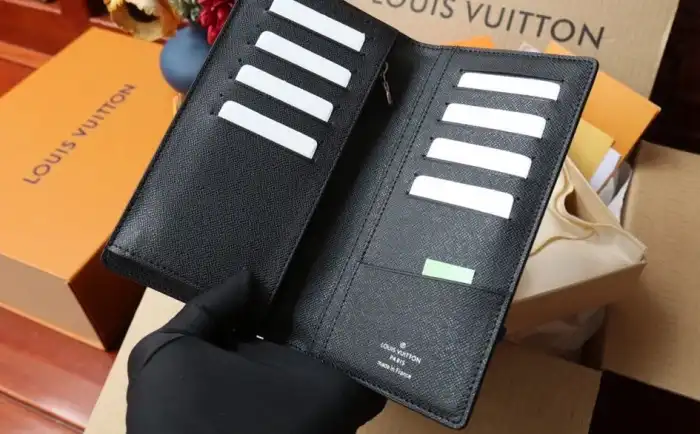 LV Wallets 4206A-2035