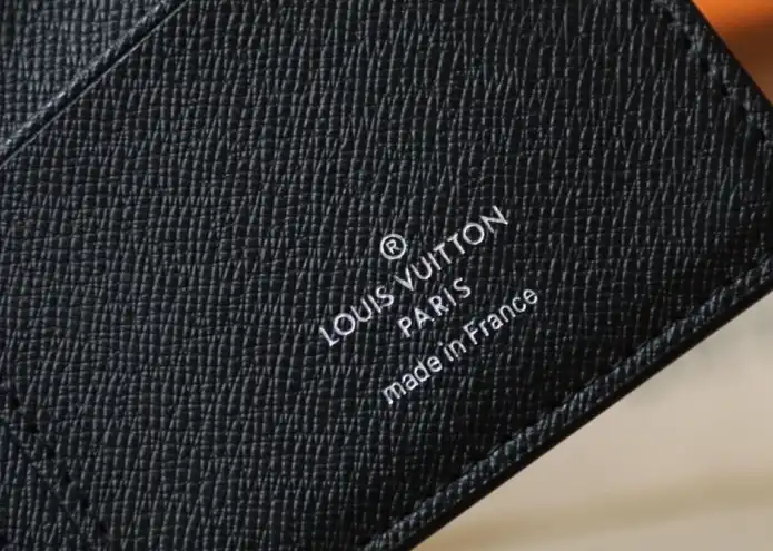 LV Wallets 4206A-2035