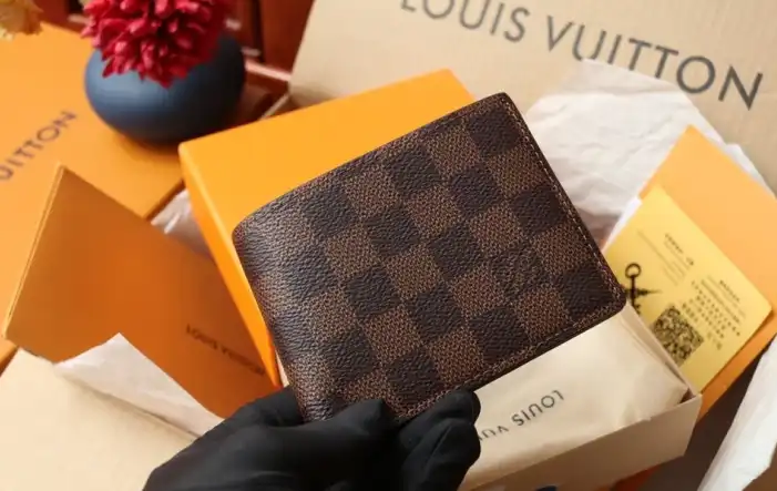 LV Wallets 4206A-2037