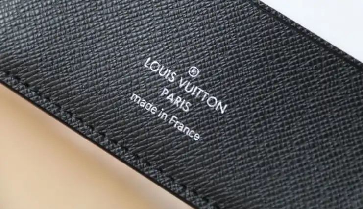 LV Wallets 4206A-2038