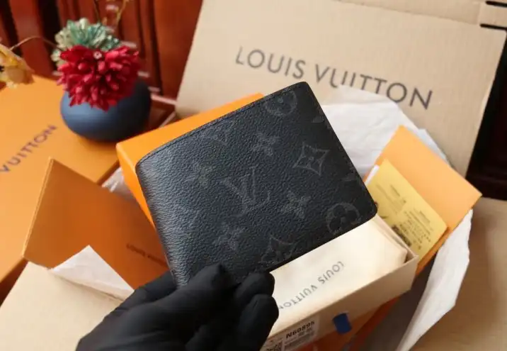 LV Wallets 4206A-2039