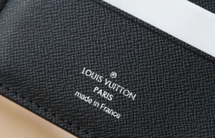 LV Wallets 4206A-2039