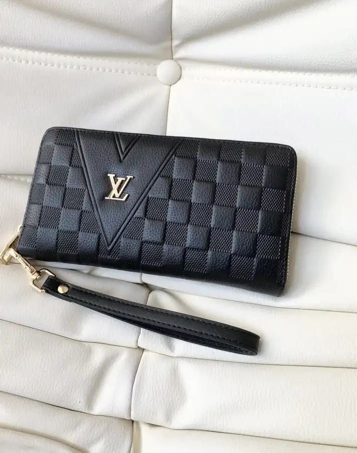 LV Wallets 4206A-2418
