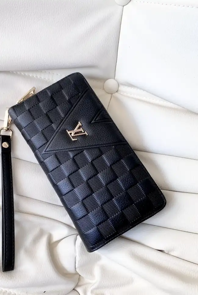 LV Wallets 4206A-2418