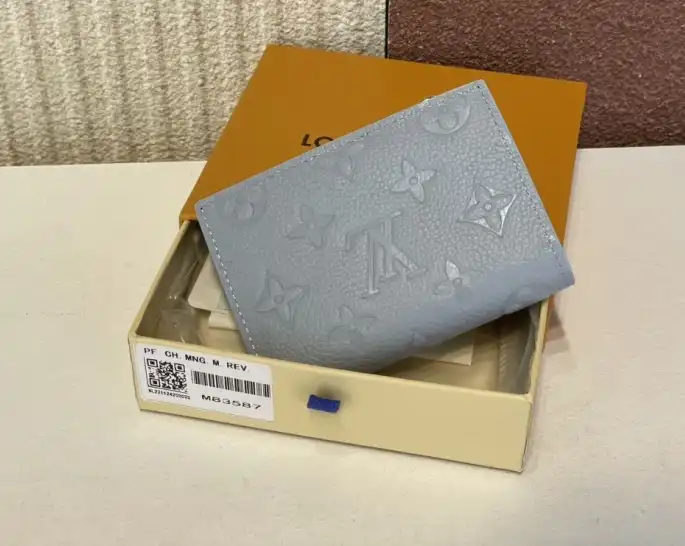 LV Wallets 4206A-2655