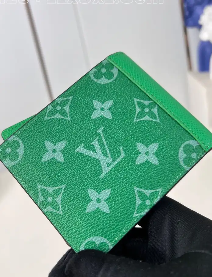 LV Wallets 4206A-2709