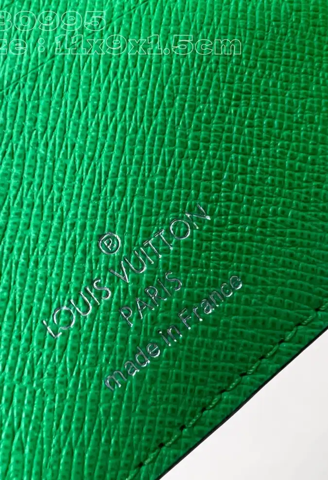 LV Wallets 4206A-2709