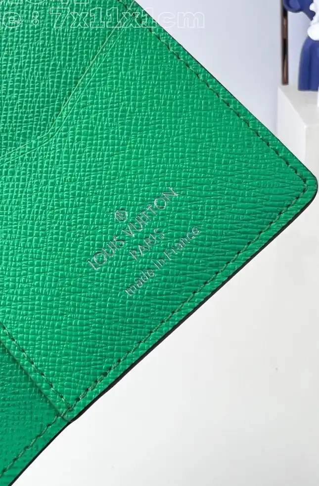 LV Wallets 4206A-2711