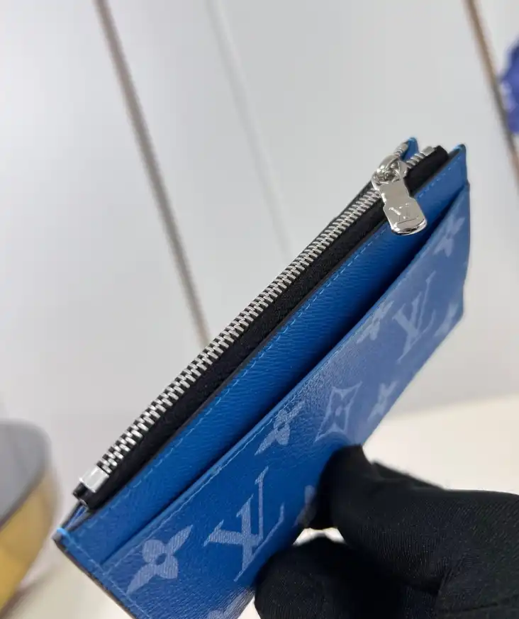 LV Wallets 4206A-2712