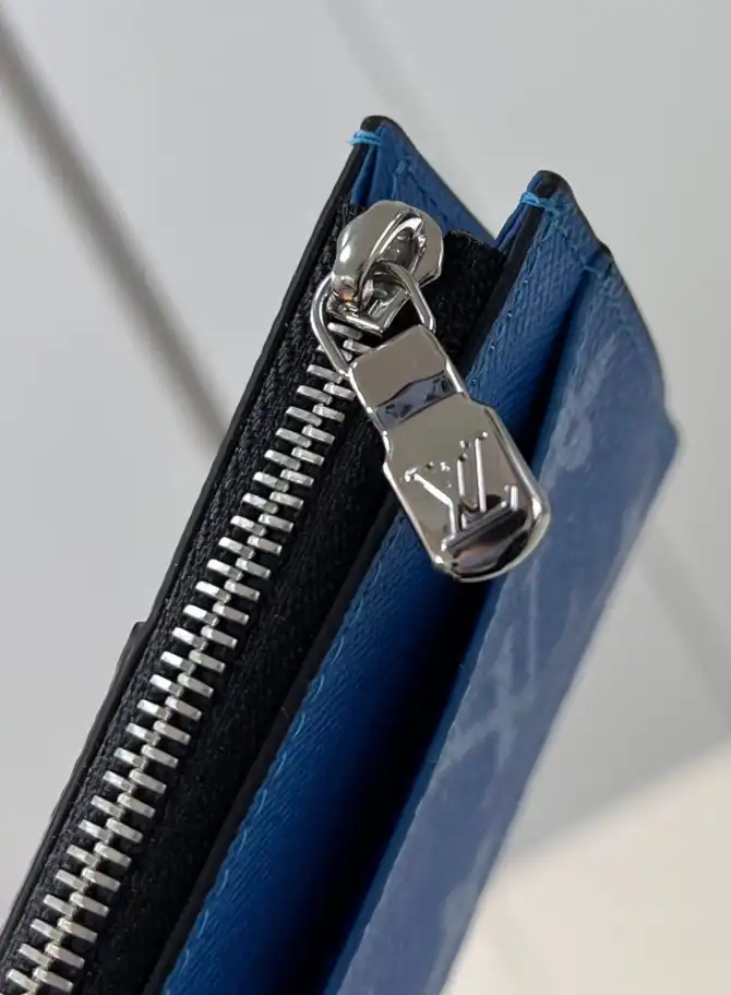 LV Wallets 4206A-2712