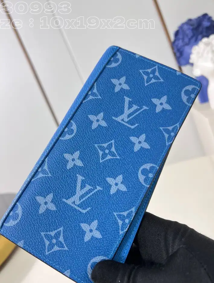 LV Wallets 4206A-2714