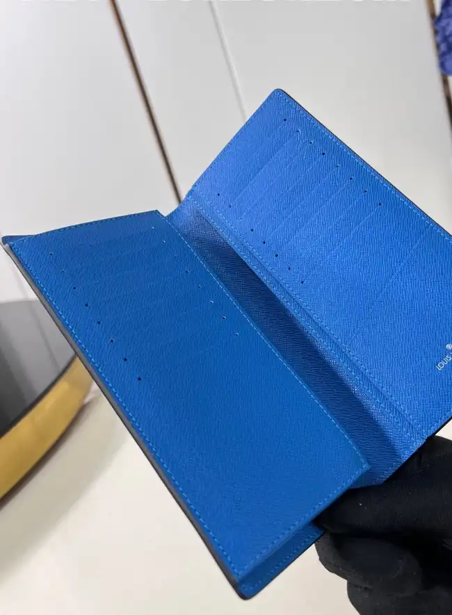 LV Wallets 4206A-2714