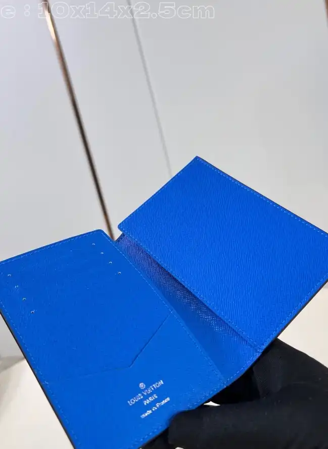 LV Wallets 4206A-3457