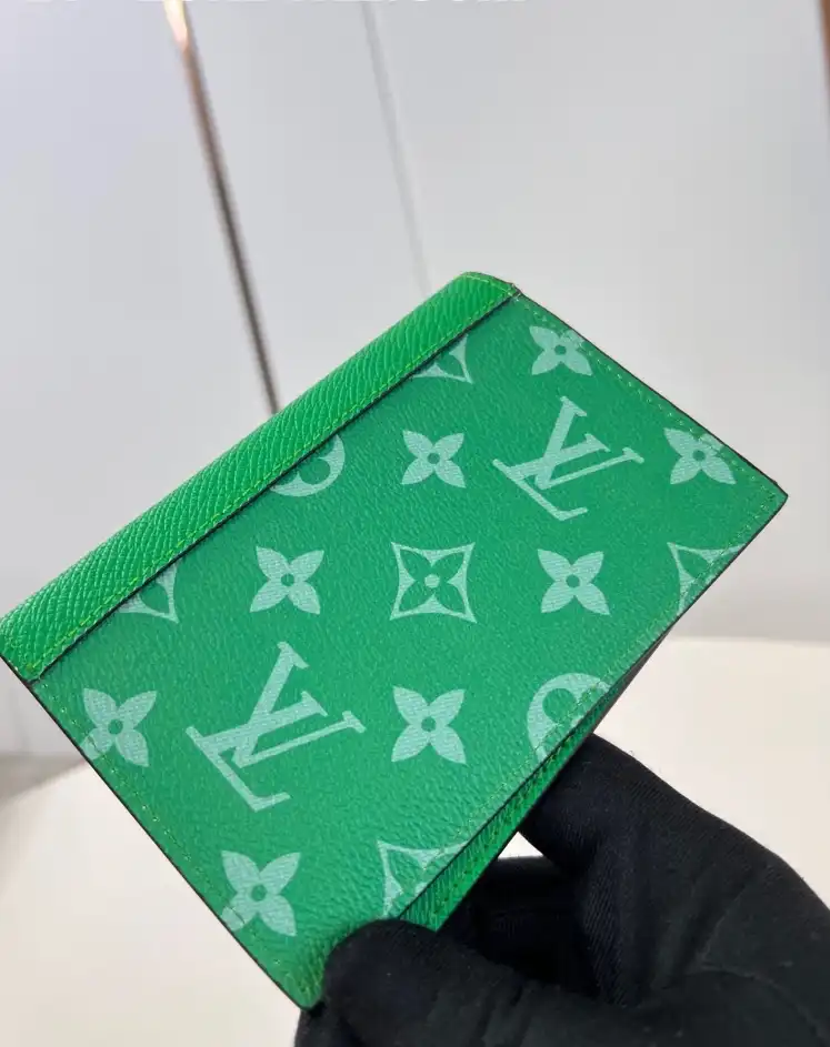 LV Wallets 4206A-3458