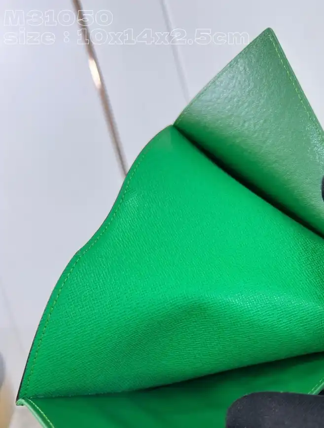 LV Wallets 4206A-3458