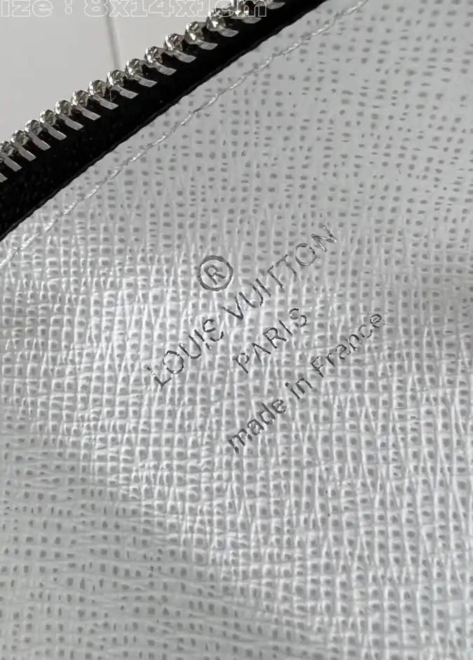 LV Wallets 4206A-3465