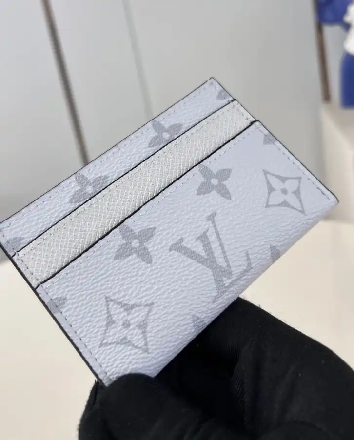 LV Wallets 4206A-3466