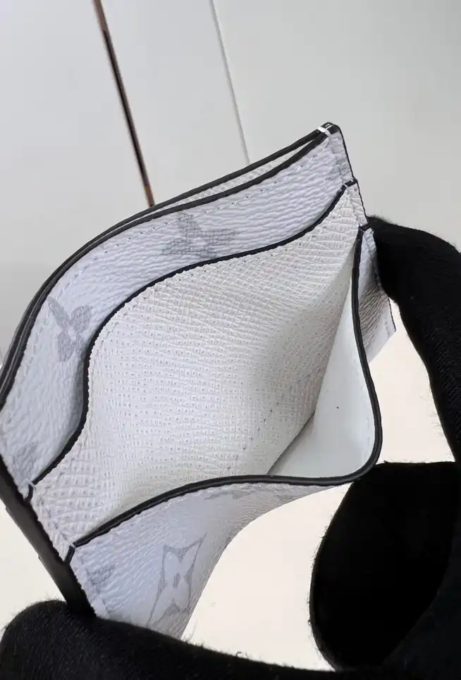 LV Wallets 4206A-3466