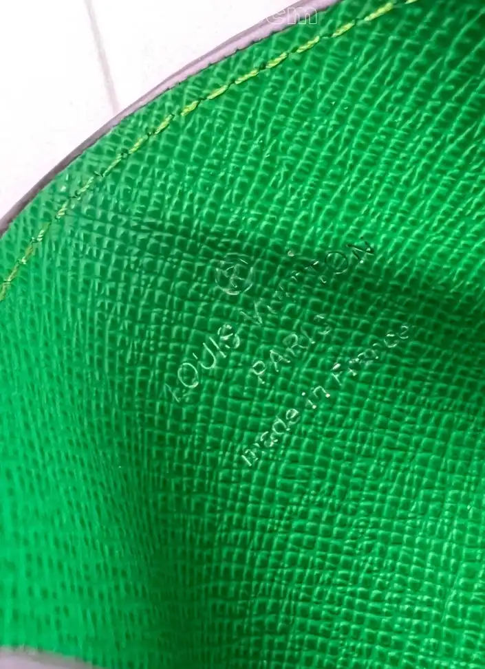 LV Wallets 4206A-3467