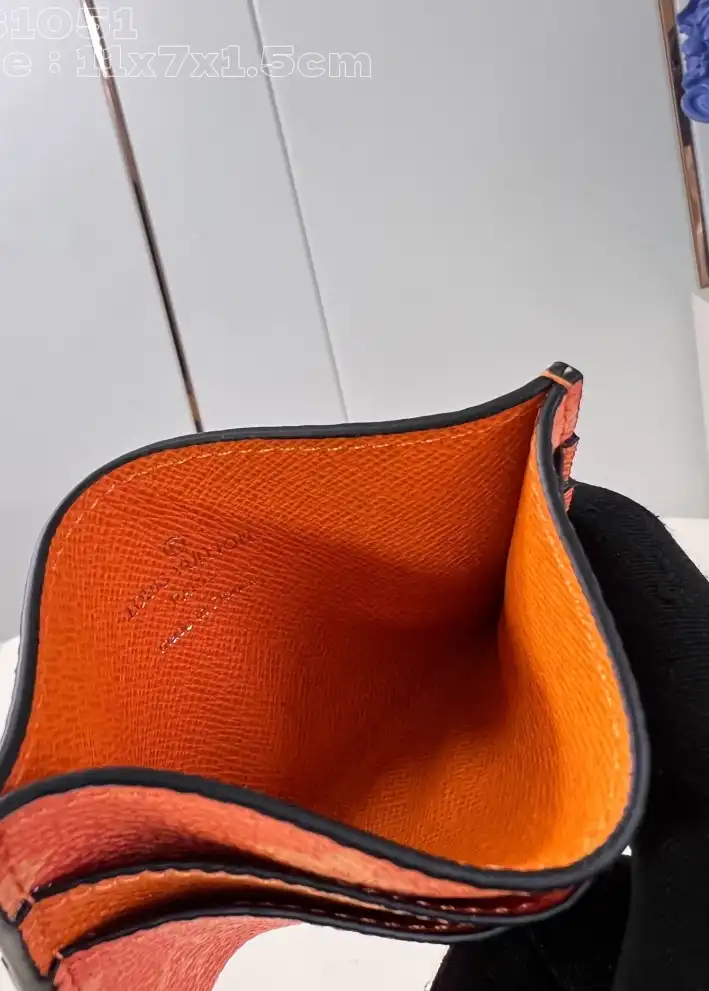 LV Wallets 4206A-3469