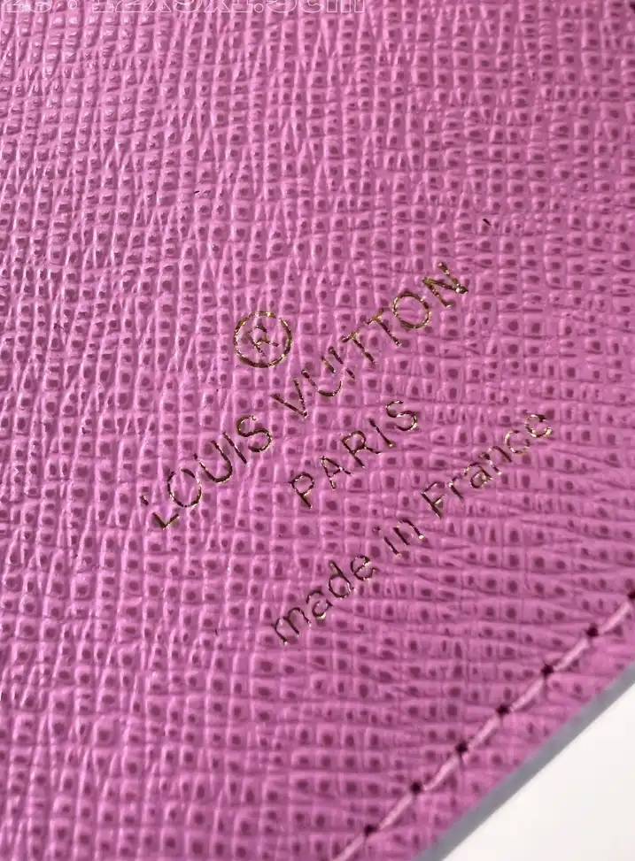 LV Wallets 4206A-3485