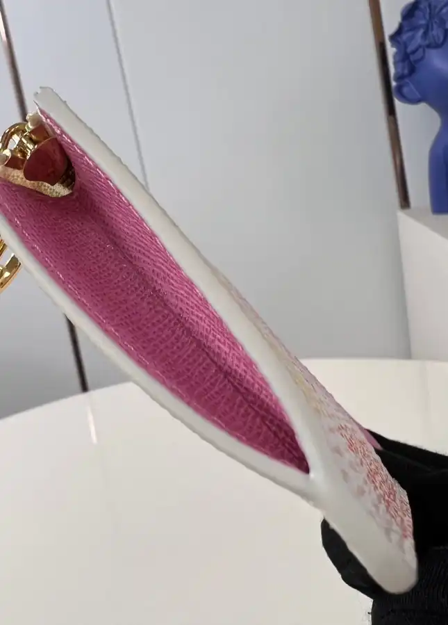 LV Wallets 4206A-3487