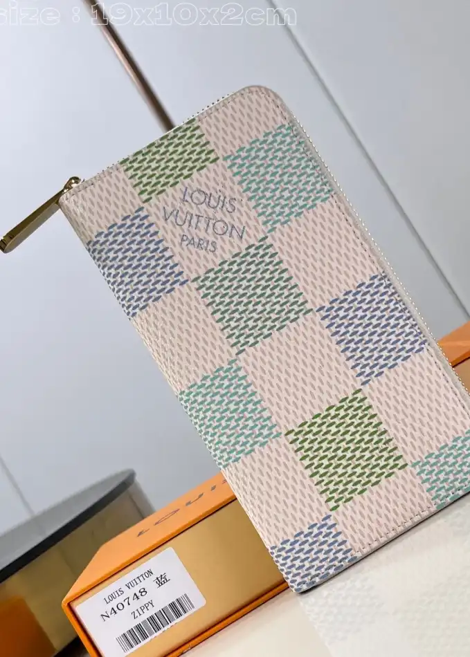 LV Wallets 4206A-3488