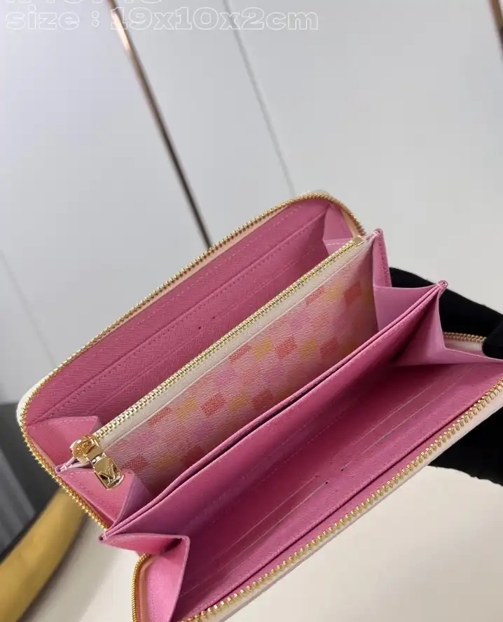 LV Wallets 4206A-3489