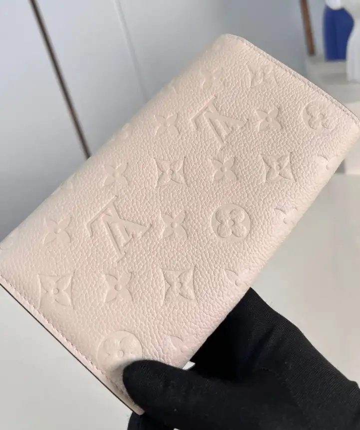 LV Wallets 4206A-3495