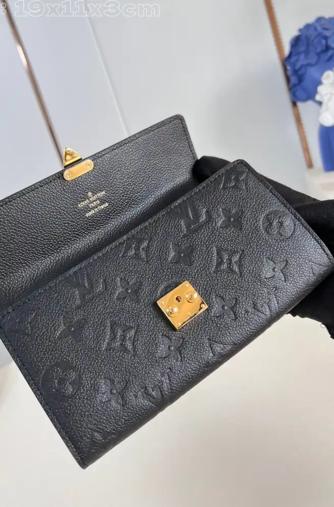 LV Wallets 4206A-3496